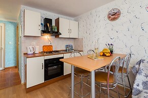 A4 - Modern apt w. Terrace, 3 min Walk to Beach