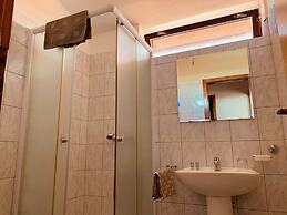 Room in Guest Room - Linc Rooms & Apartments