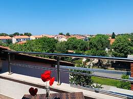 Room in Guest Room - Linc Rooms & Apartments