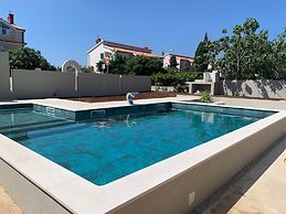 Room in Guest Room - Linc Rooms & Apartments