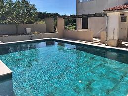 Room in Guest Room - Linc Rooms & Apartments