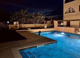 Room in Guest Room - Linc Rooms & Apartments