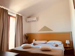 Room in Guest Room - Linc Rooms & Apartments