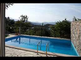 One Bedroom Villa With Private Seawater Pool! Just 150 Meters From the