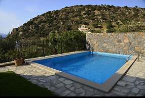 One Bedroom Villa With Private Seawater Pool! Just 150 Meters From the