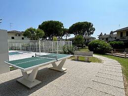 Townhouse With Garden and Shared Pool