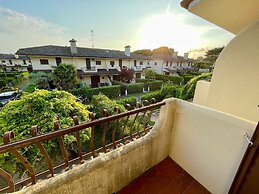 Townhouse With Garden and Shared Pool