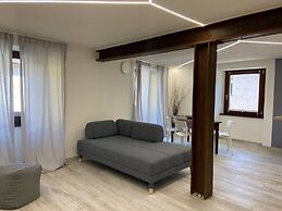 Bright Newly Renovated Apartment Cir Vda Saint-pierre 0014