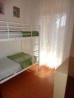 Beautiful Villa With Garden and Pool for 8 People