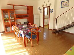 Beautiful Villa With Garden and Pool for 8 People