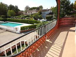 Beautiful Villa With Garden and Pool for 8 People