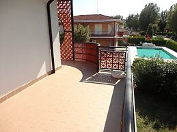 Beautiful Villa With Garden and Pool for 8 People