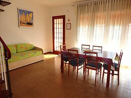 Beautiful Villa With Garden and Pool for 8 People