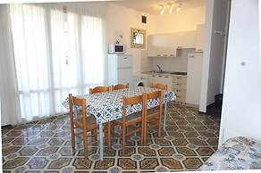 Elegant Villa With Pool and Barbecue