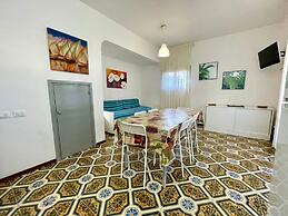 Comfy Villa With Pool and Barbecue