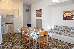 Elegant Villa With Pool and Barbecue