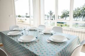 Apartment on the First Line of Samil Beach and With Frontal Views of t