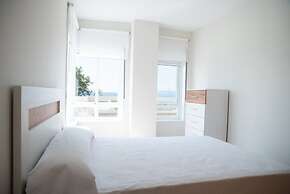 Apartment on the First Line of Samil Beach and With Frontal Views of t