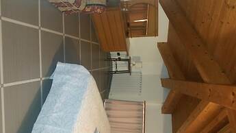 Comfortable Attic With Parking Space in the Town of Chiavari Num001