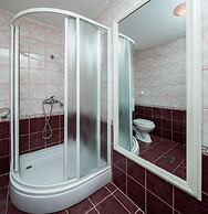 A5 - Modern apt With Terrace, 3 min Walk to Beach