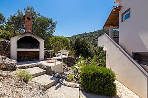 A5 - Modern apt With Terrace, 3 min Walk to Beach