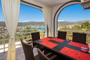 A5 - Modern apt With Terrace, 3 min Walk to Beach