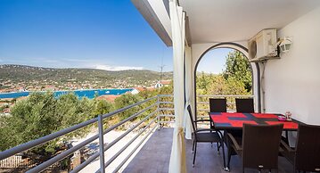 A5 - Modern apt With Terrace, 3 min Walk to Beach