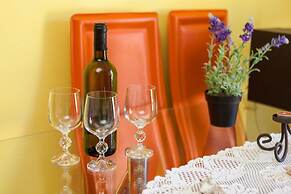 A5 - Modern apt With Terrace, 3 min Walk to Beach