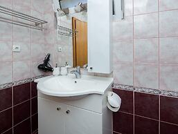 A5 - Modern apt With Terrace, 3 min Walk to Beach