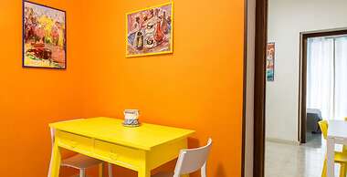 A due passi dal Teatro Politeama