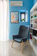 A due passi dal Teatro Politeama