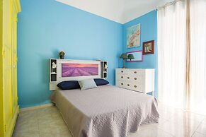 A due passi dal Teatro Politeama