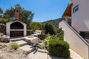 A8 - Modern apt With Terrace, 3 min Walk to Beach