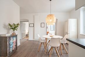 InnsbruckHomes at Botanical Garden