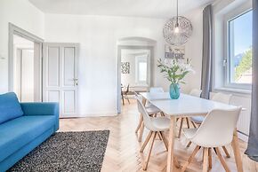 InnsbruckHomes at Botanical Garden