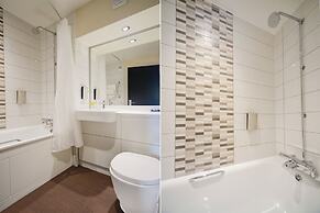 Belvilla Newport City Centre Hotel - Lifestyle