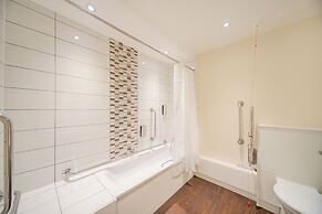 Belvilla Newport City Centre Hotel - Lifestyle