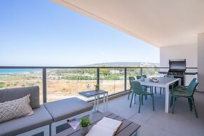 Stylish Seaside Escape with Balcony by Sea N' Rent