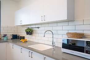 Stylish Seaside Escape with Balcony by Sea N' Rent