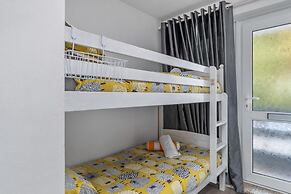 Swn Y Tonnau - Sea Front Apartment Spectacular Sea Views Parking Direc