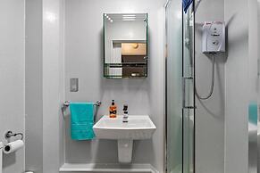 Swn Y Tonnau - Sea Front Apartment Spectacular Sea Views Parking Direc