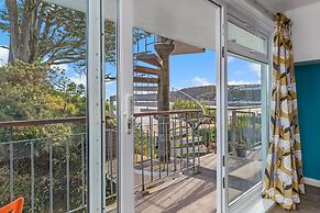 Swn Y Tonnau - Sea Front Apartment Spectacular Sea Views Parking Direc