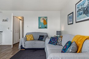 Swn Y Tonnau - Sea Front Apartment Spectacular Sea Views Parking Direc