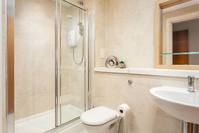 Old Prestwick View - Donnini Apartments