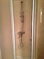 A2 - apt w Patio, Just 3 min Walking to the Beach