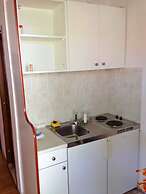 A2 - apt w Patio, Just 3 min Walking to the Beach