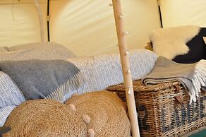 Lovely Spacious Lotus Bell Tent in Shaftesbury, UK