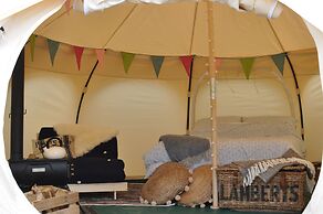 Lovely Spacious Lotus Bell Tent in Shaftesbury, UK