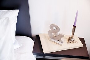 MyHomeInComo - S&O Apartment