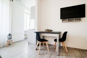 MyHomeInComo - S&O Apartment